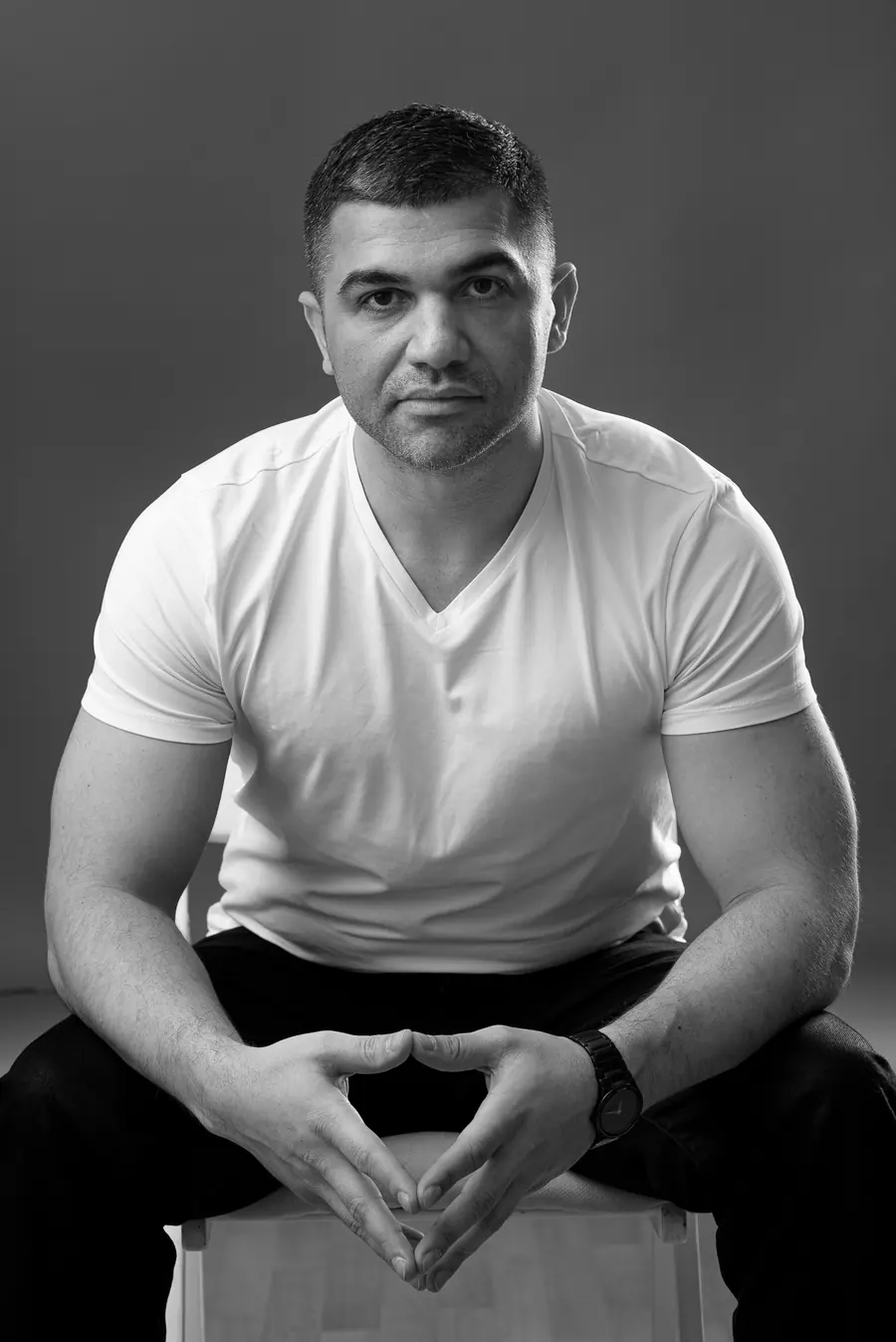 Portret business realizat în studioul Pixon din București