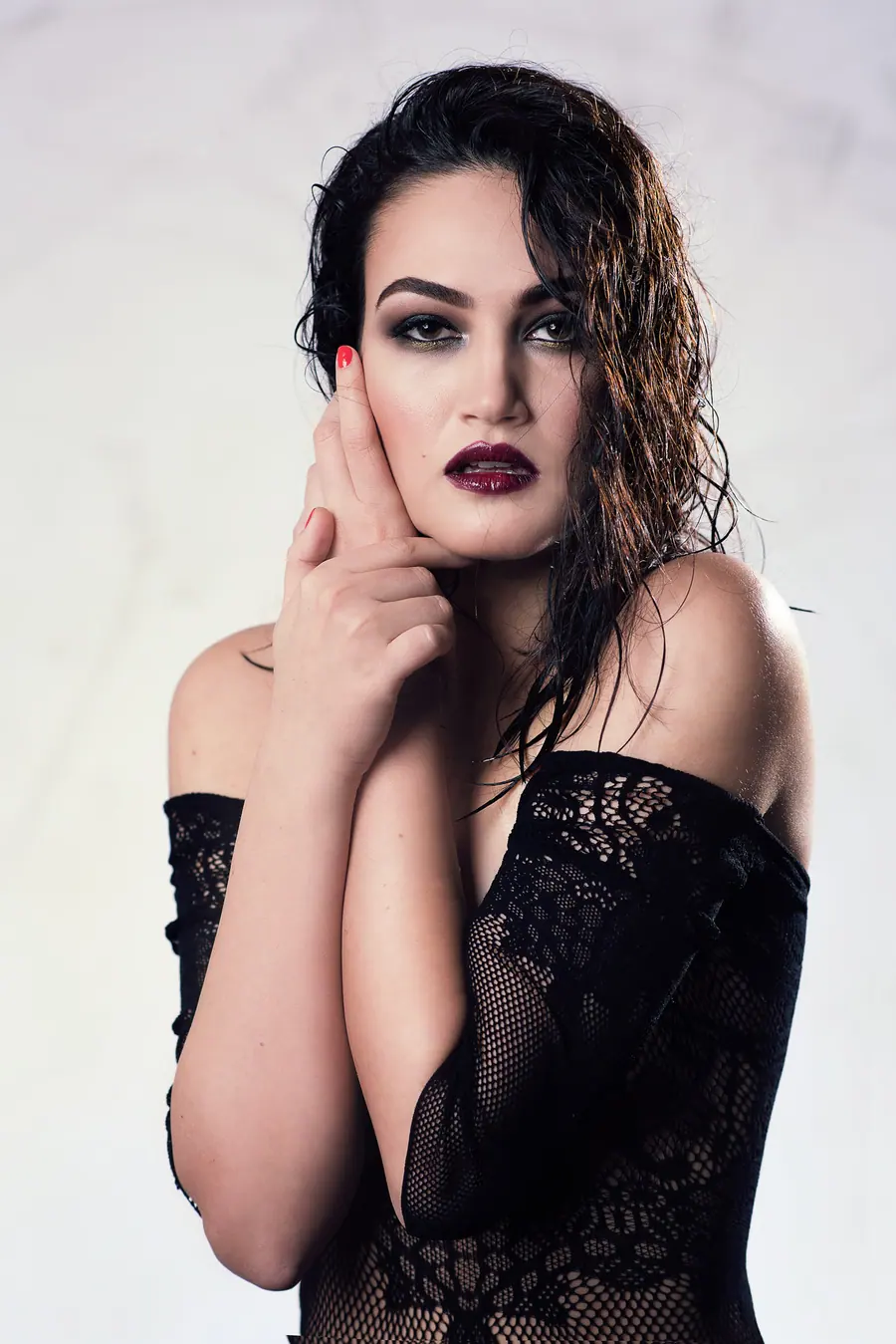 Portret editorial, cu lumină de autor, realizat în studioul Pixon din București