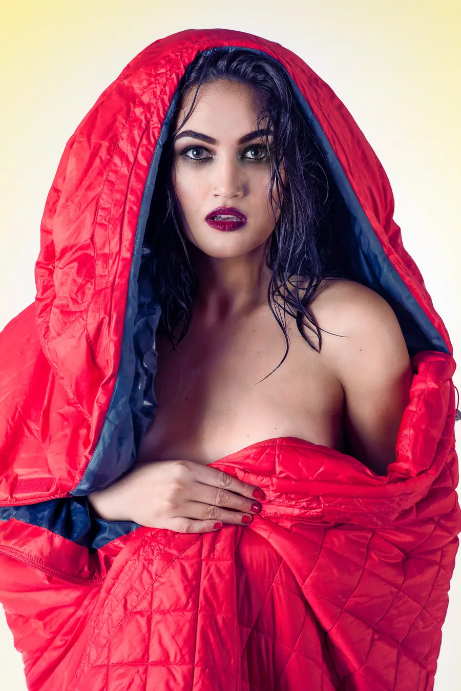Portret editorial, cu lumină de autor, realizat în studioul Pixon din București