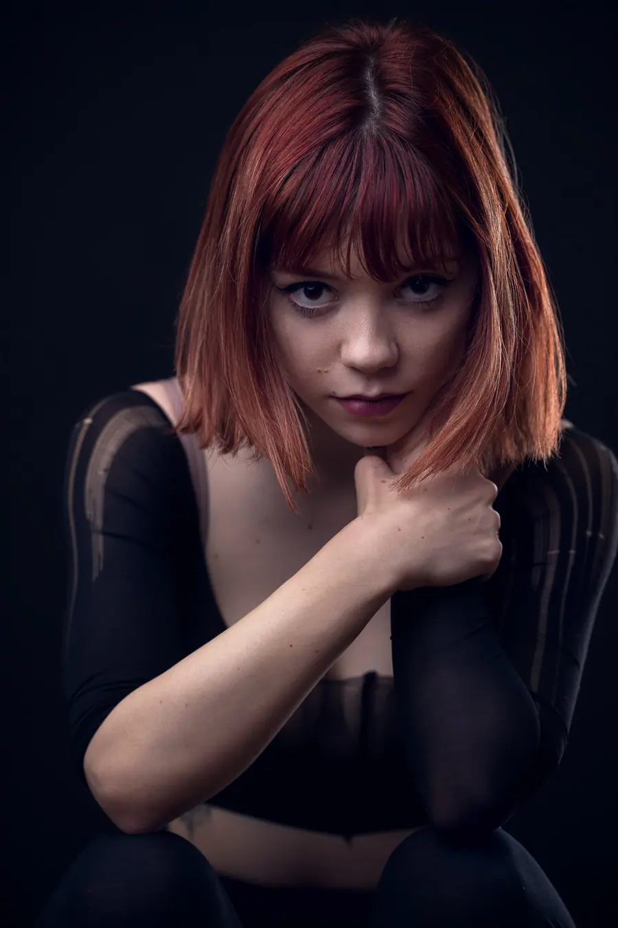 Portret editorial, cu lumină de autor, realizat în studioul Pixon din București