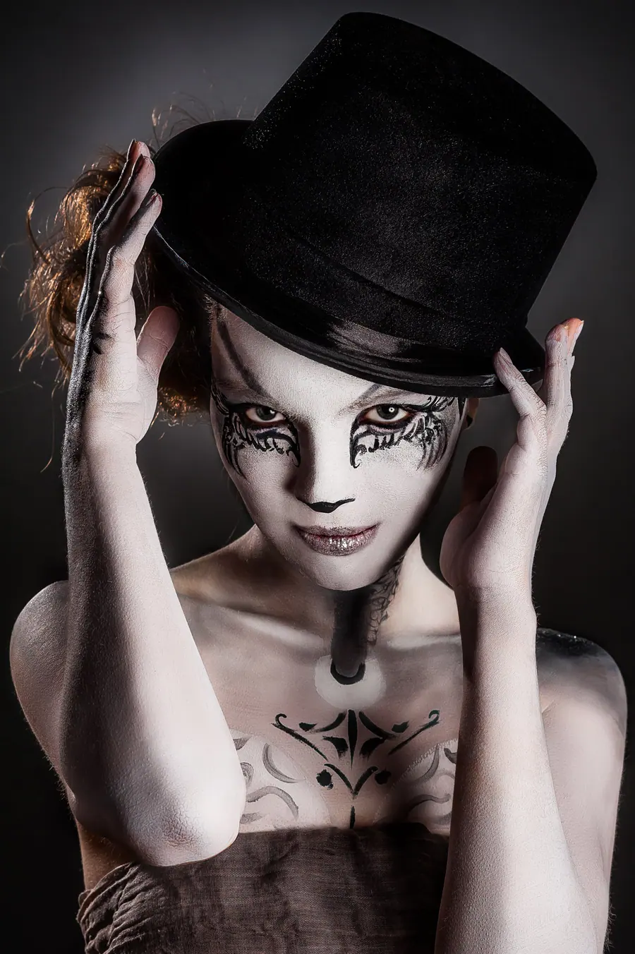 Portret editorial, cu lumină de autor, realizat în studioul Pixon din București